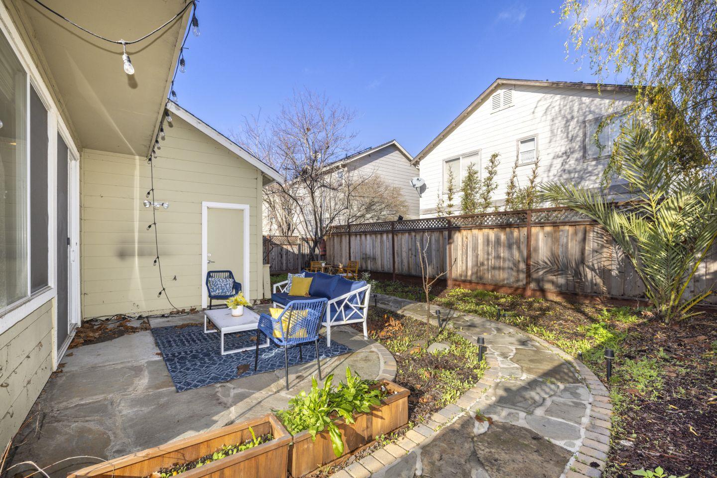 Detail Gallery Image 30 of 30 For 939 Oakes St, East Palo Alto,  CA 94303 - 3 Beds | 2/1 Baths
