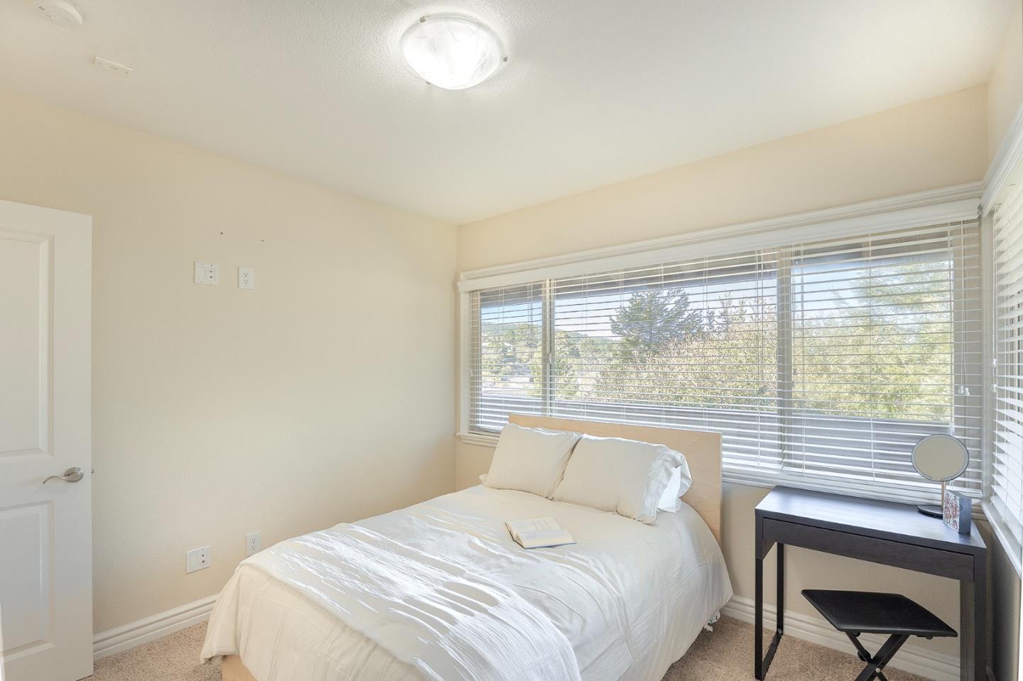 Detail Gallery Image 18 of 22 For 138 Mar Vista Dr, Monterey,  CA 93940 - 1 Beds | 1 Baths