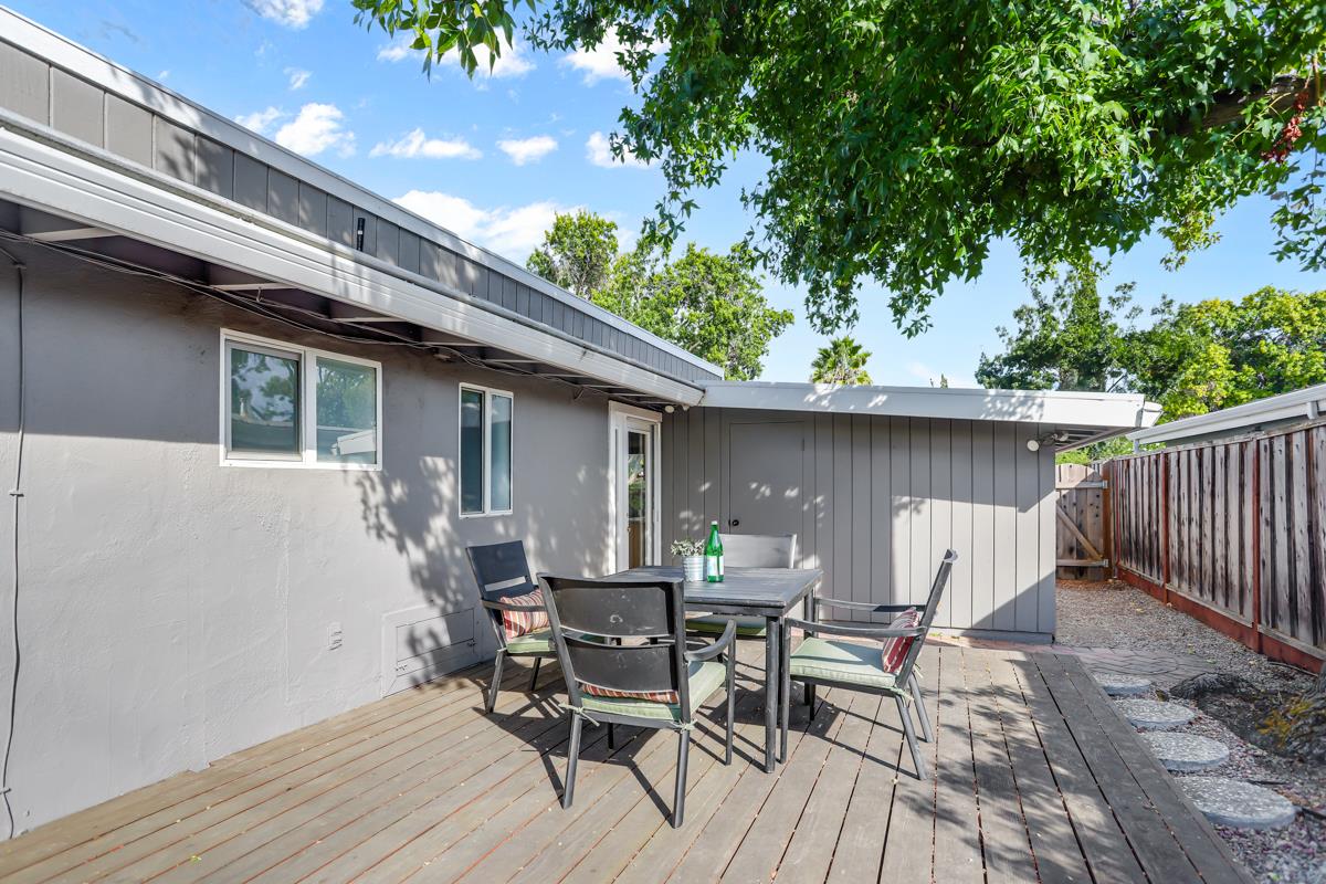 Detail Gallery Image 25 of 31 For 680 Hamilton Ln, Santa Clara,  CA 95051 - 3 Beds | 2 Baths