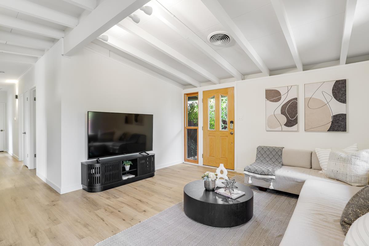 Detail Gallery Image 9 of 31 For 680 Hamilton Ln, Santa Clara,  CA 95051 - 3 Beds | 2 Baths