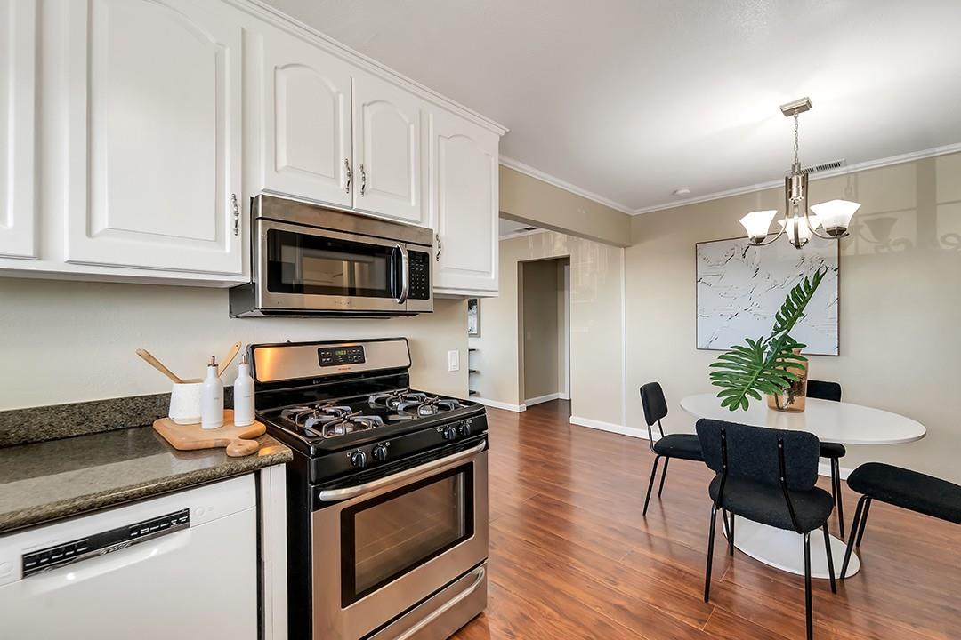 Detail Gallery Image 3 of 26 For 12 Shawnee Ct, Seaside,  CA 93955 - 3 Beds | 1/1 Baths