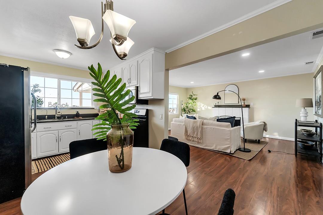 Detail Gallery Image 4 of 26 For 12 Shawnee Ct, Seaside,  CA 93955 - 3 Beds | 1/1 Baths