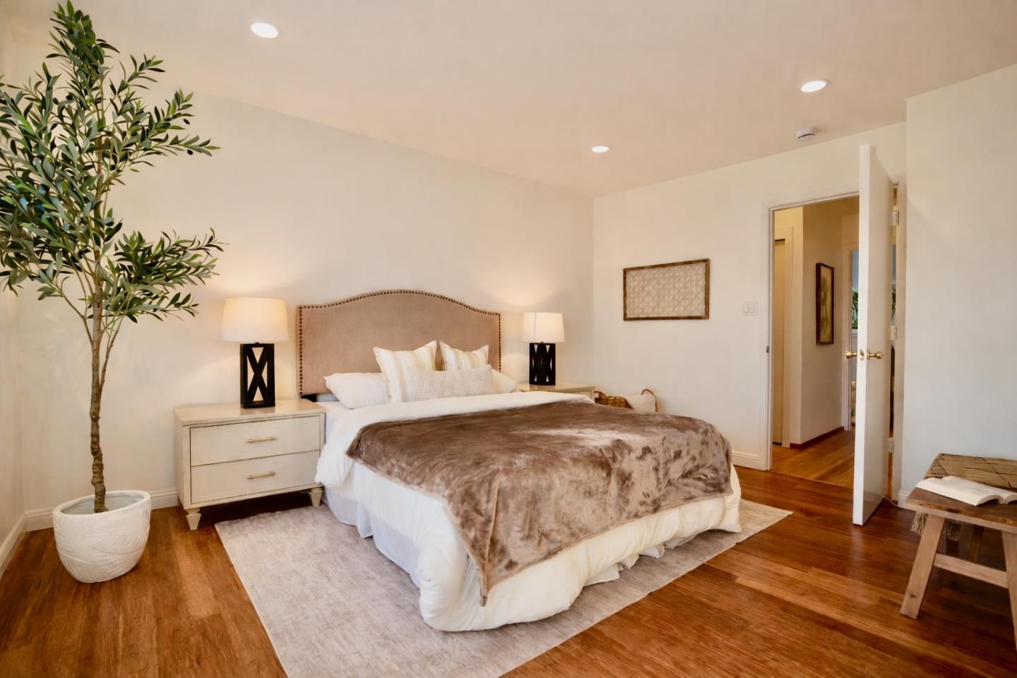 Detail Gallery Image 18 of 38 For 251 Lassen Dr, San Bruno,  CA 94066 - 4 Beds | 3 Baths