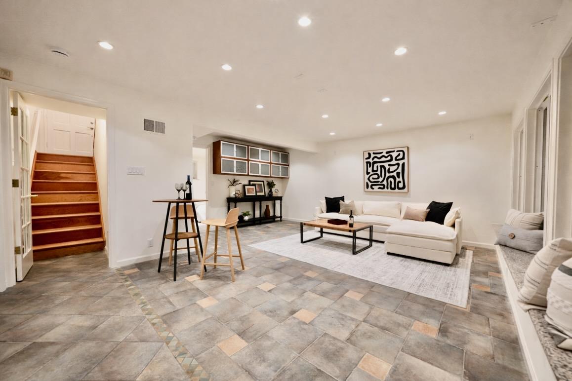 Detail Gallery Image 22 of 38 For 251 Lassen Dr, San Bruno,  CA 94066 - 4 Beds | 3 Baths