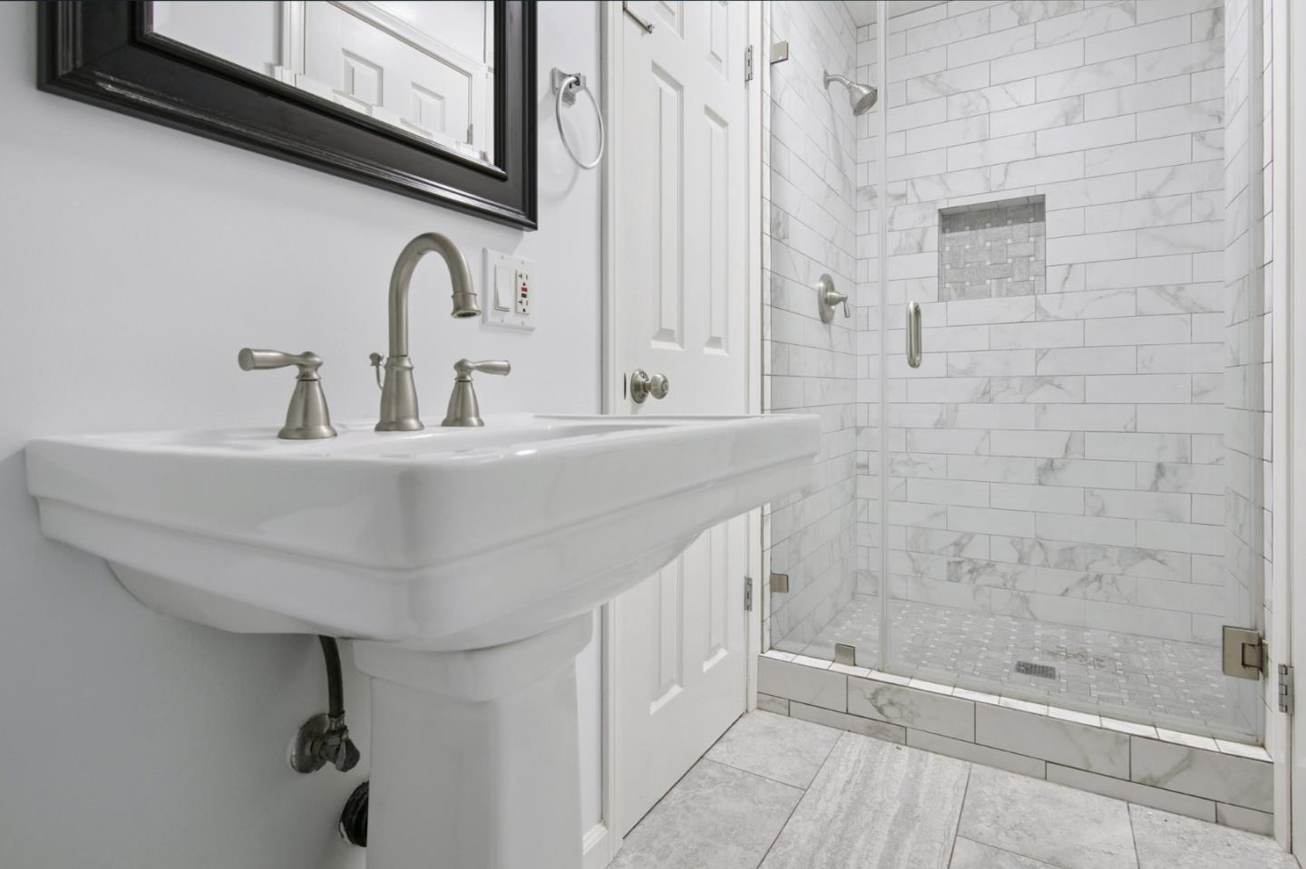 Detail Gallery Image 13 of 15 For 8630 Stanmoor Dr a,  Los Angeles,  CA 90045 - 1 Beds | 1 Baths