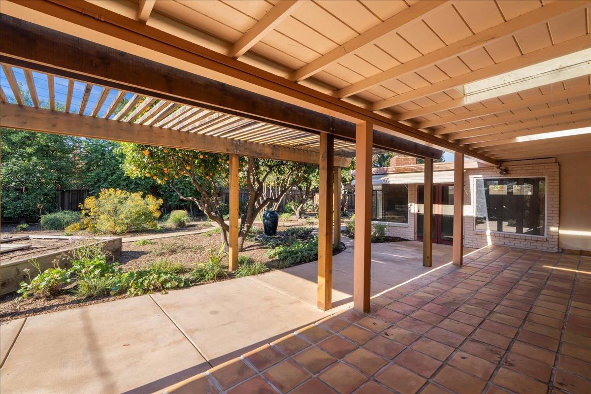 Detail Gallery Image 10 of 30 For 1975 Meridian Ave, San Jose,  CA 95125 - 2 Beds | 2 Baths