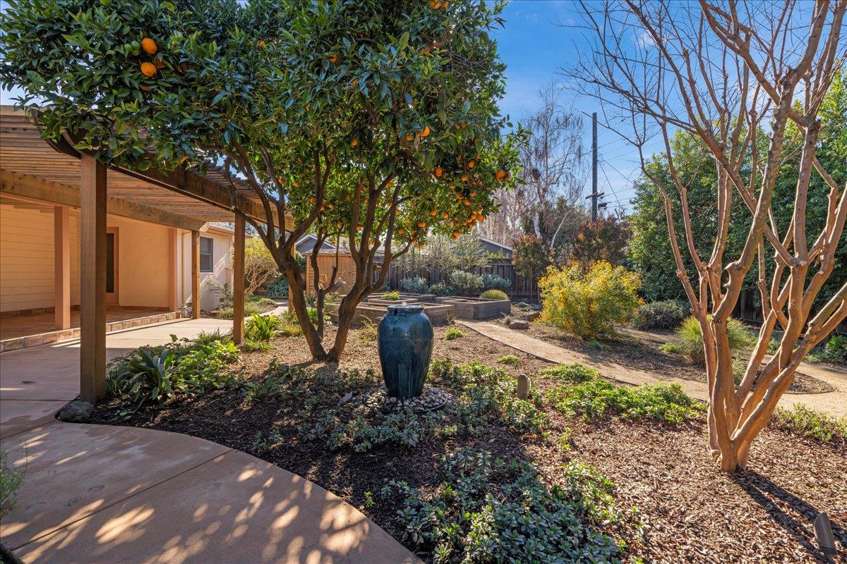 Detail Gallery Image 12 of 30 For 1975 Meridian Ave, San Jose,  CA 95125 - 2 Beds | 2 Baths