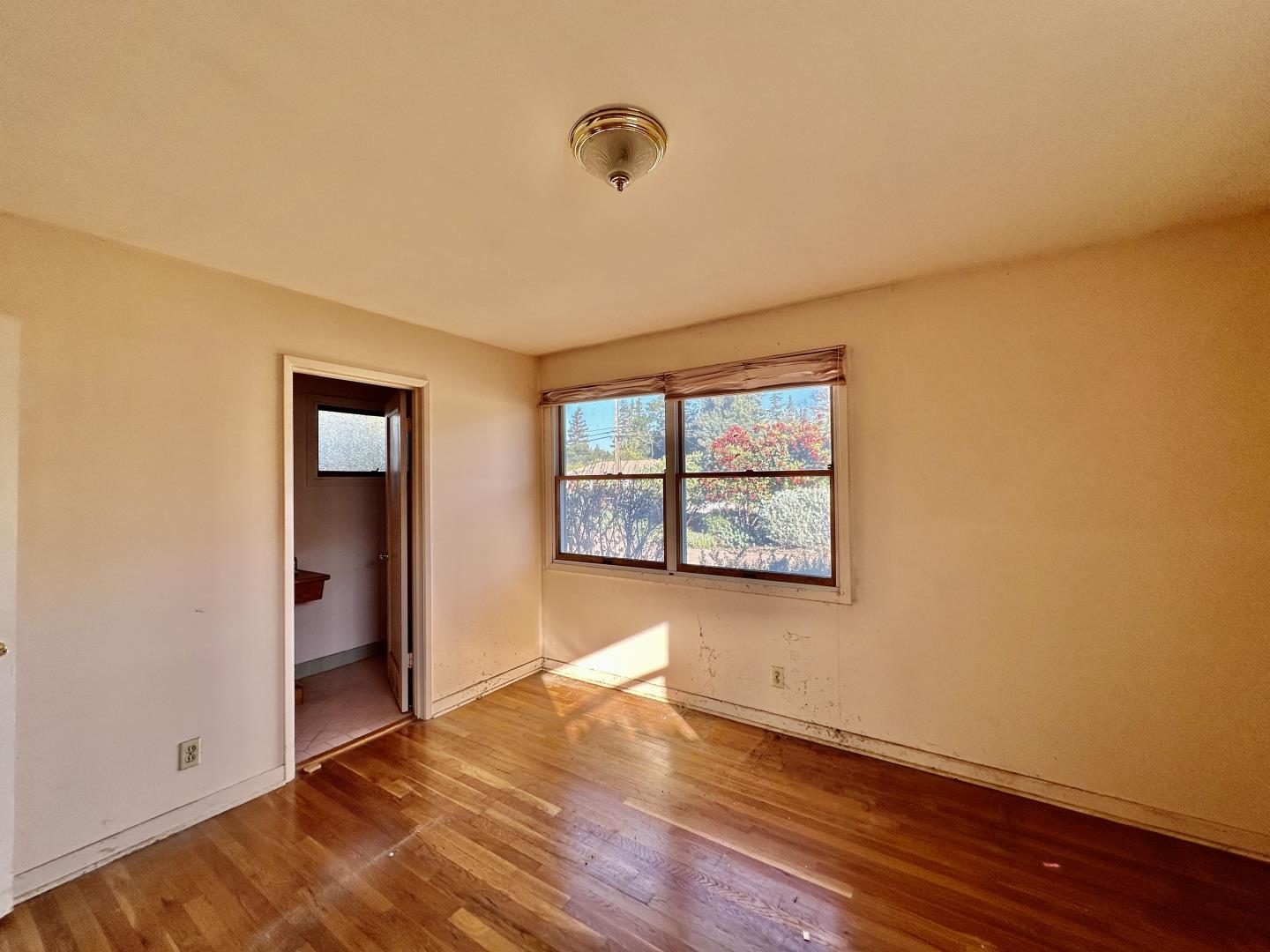 Detail Gallery Image 21 of 30 For 1975 Meridian Ave, San Jose,  CA 95125 - 2 Beds | 2 Baths