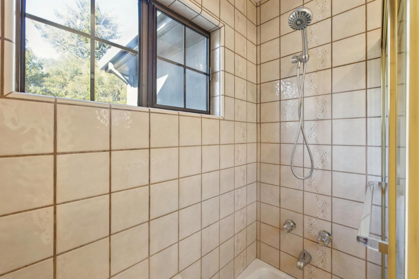 Detail Gallery Image 105 of 149 For 1080 Macadamia Dr, Hillsborough,  CA 94010 - 5 Beds | 5/1 Baths