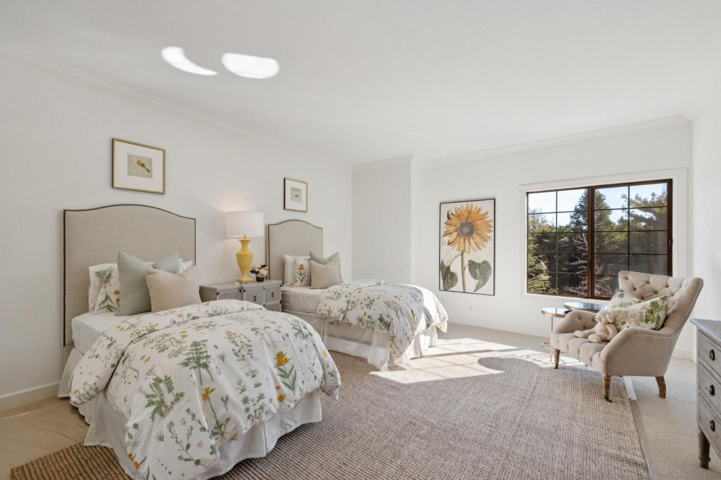 Detail Gallery Image 107 of 149 For 1080 Macadamia Dr, Hillsborough,  CA 94010 - 5 Beds | 5/1 Baths