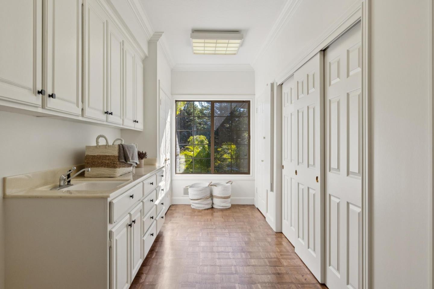 Detail Gallery Image 110 of 149 For 1080 Macadamia Dr, Hillsborough,  CA 94010 - 5 Beds | 5/1 Baths