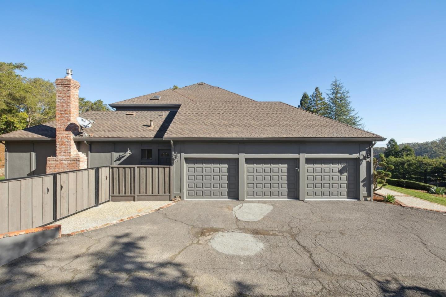 Detail Gallery Image 116 of 149 For 1080 Macadamia Dr, Hillsborough,  CA 94010 - 5 Beds | 5/1 Baths