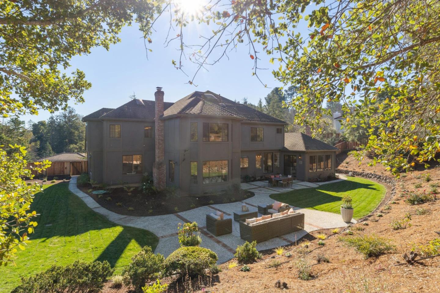 Detail Gallery Image 117 of 149 For 1080 Macadamia Dr, Hillsborough,  CA 94010 - 5 Beds | 5/1 Baths