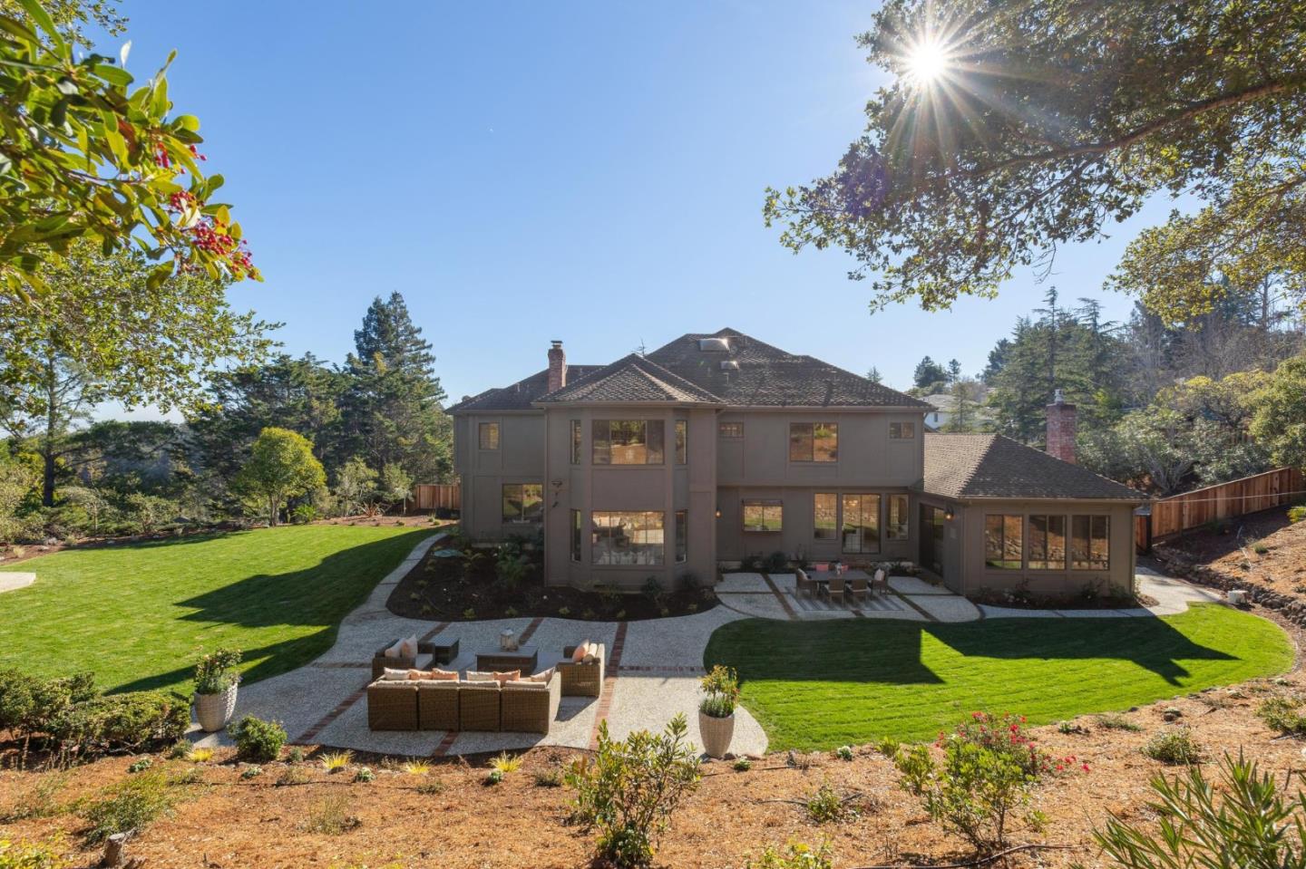 Detail Gallery Image 118 of 149 For 1080 Macadamia Dr, Hillsborough,  CA 94010 - 5 Beds | 5/1 Baths