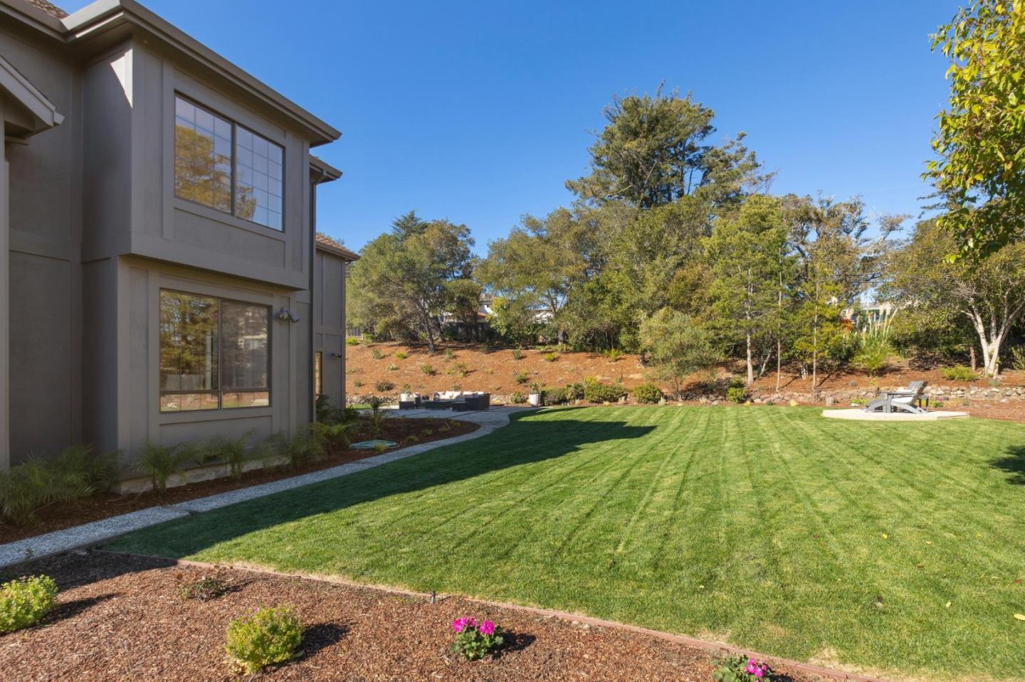 Detail Gallery Image 121 of 149 For 1080 Macadamia Dr, Hillsborough,  CA 94010 - 5 Beds | 5/1 Baths