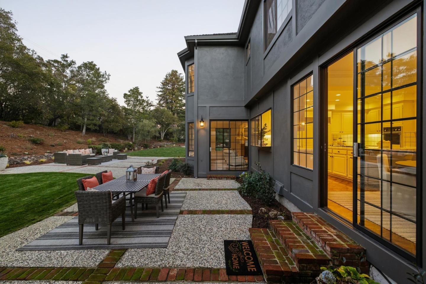 Detail Gallery Image 130 of 149 For 1080 Macadamia Dr, Hillsborough,  CA 94010 - 5 Beds | 5/1 Baths