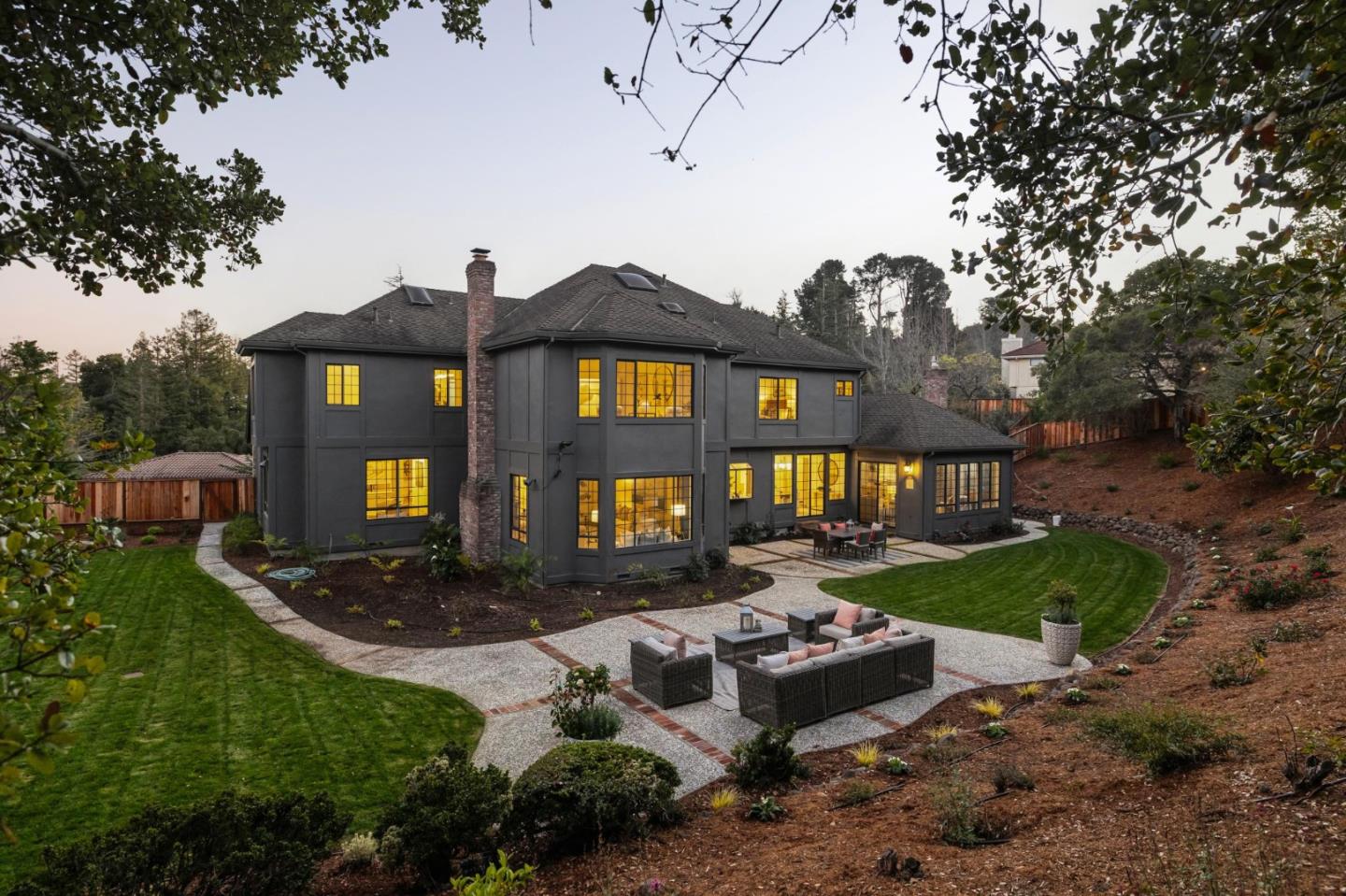 Detail Gallery Image 136 of 149 For 1080 Macadamia Dr, Hillsborough,  CA 94010 - 5 Beds | 5/1 Baths