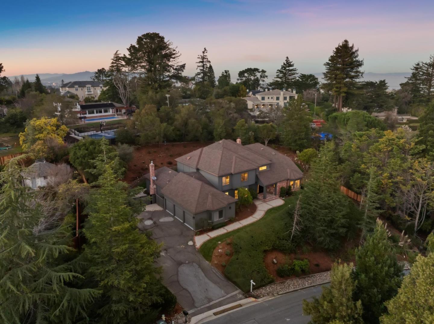 Detail Gallery Image 140 of 149 For 1080 Macadamia Dr, Hillsborough,  CA 94010 - 5 Beds | 5/1 Baths