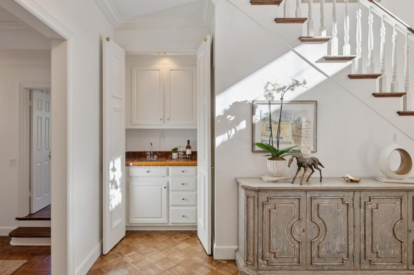 Detail Gallery Image 19 of 149 For 1080 Macadamia Dr, Hillsborough,  CA 94010 - 5 Beds | 5/1 Baths