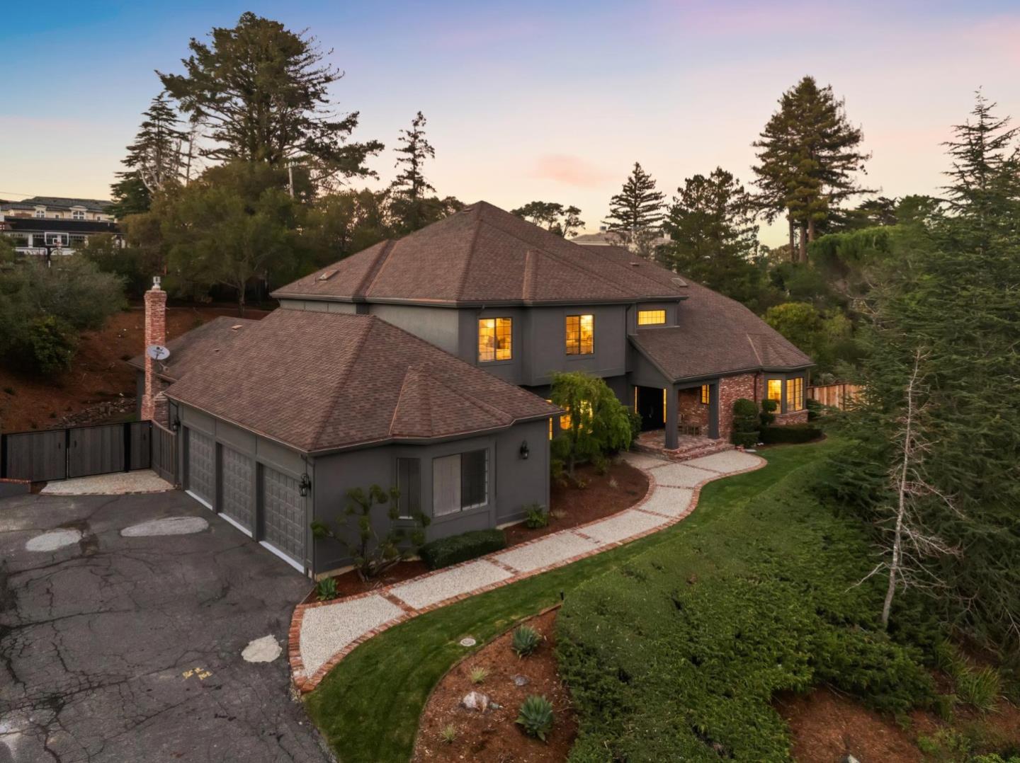 Detail Gallery Image 2 of 149 For 1080 Macadamia Dr, Hillsborough,  CA 94010 - 5 Beds | 5/1 Baths