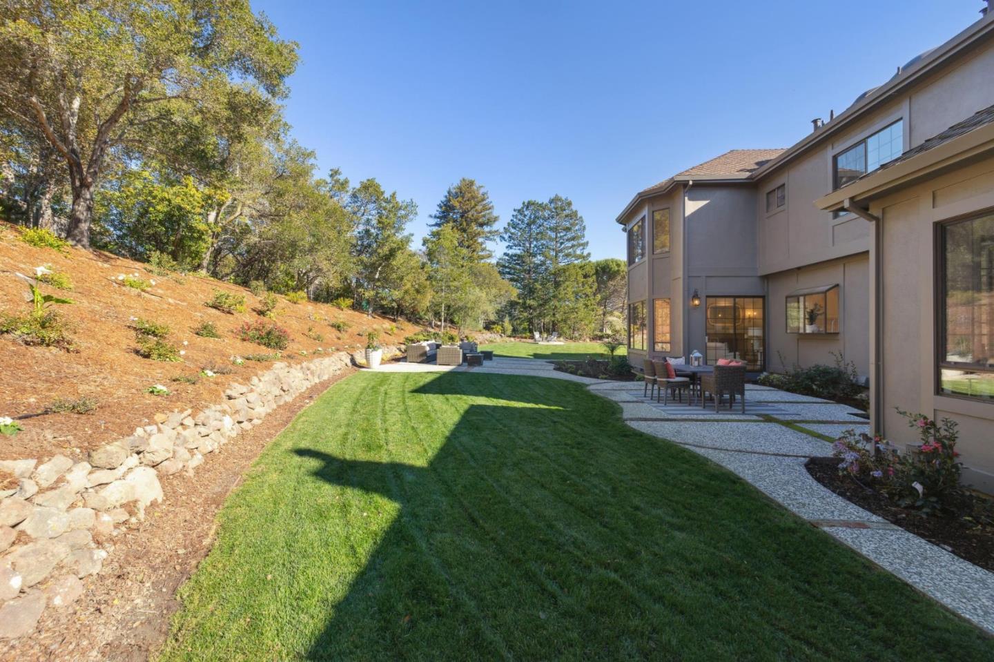 Detail Gallery Image 51 of 149 For 1080 Macadamia Dr, Hillsborough,  CA 94010 - 5 Beds | 5/1 Baths