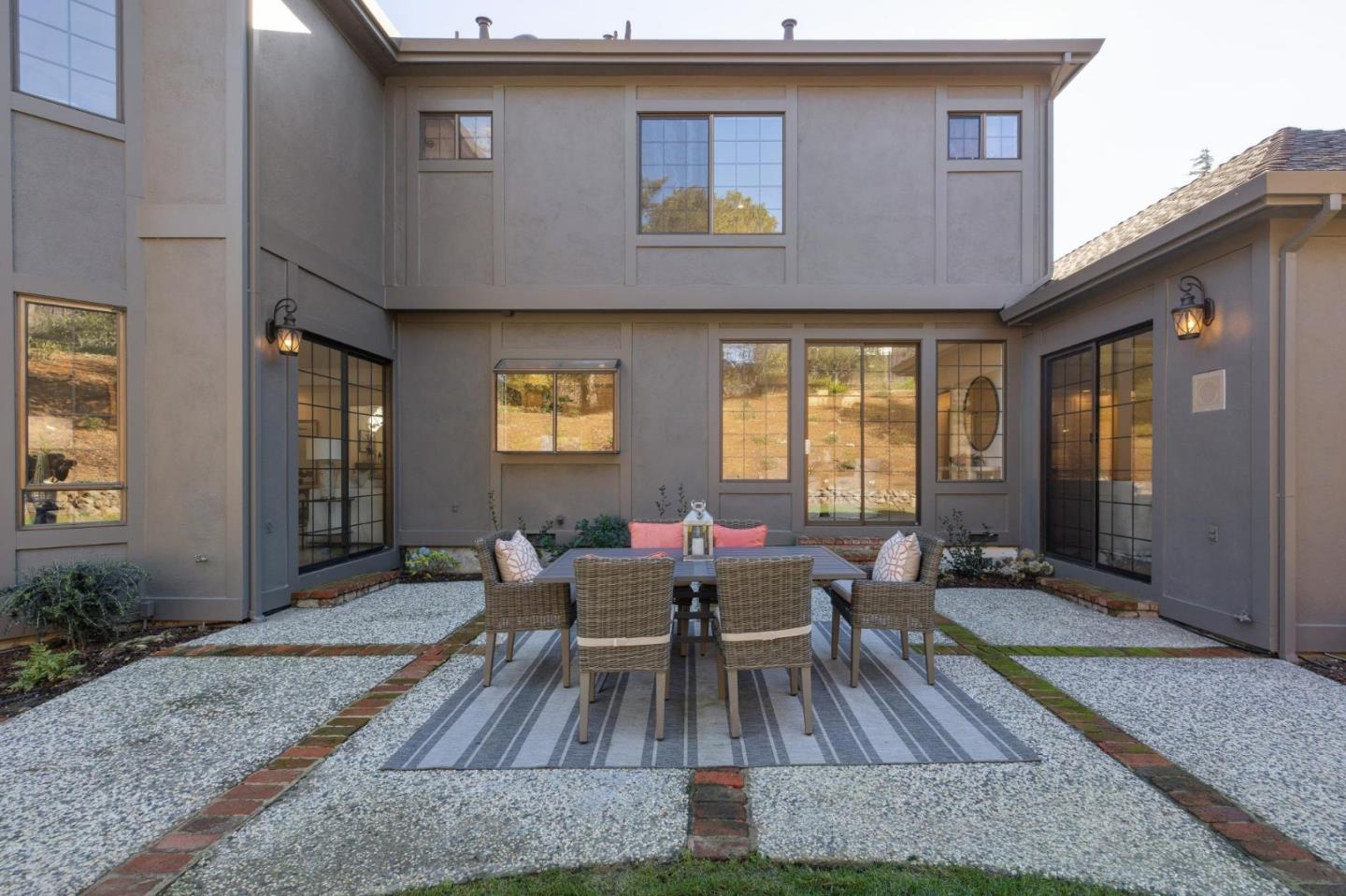 Detail Gallery Image 53 of 149 For 1080 Macadamia Dr, Hillsborough,  CA 94010 - 5 Beds | 5/1 Baths