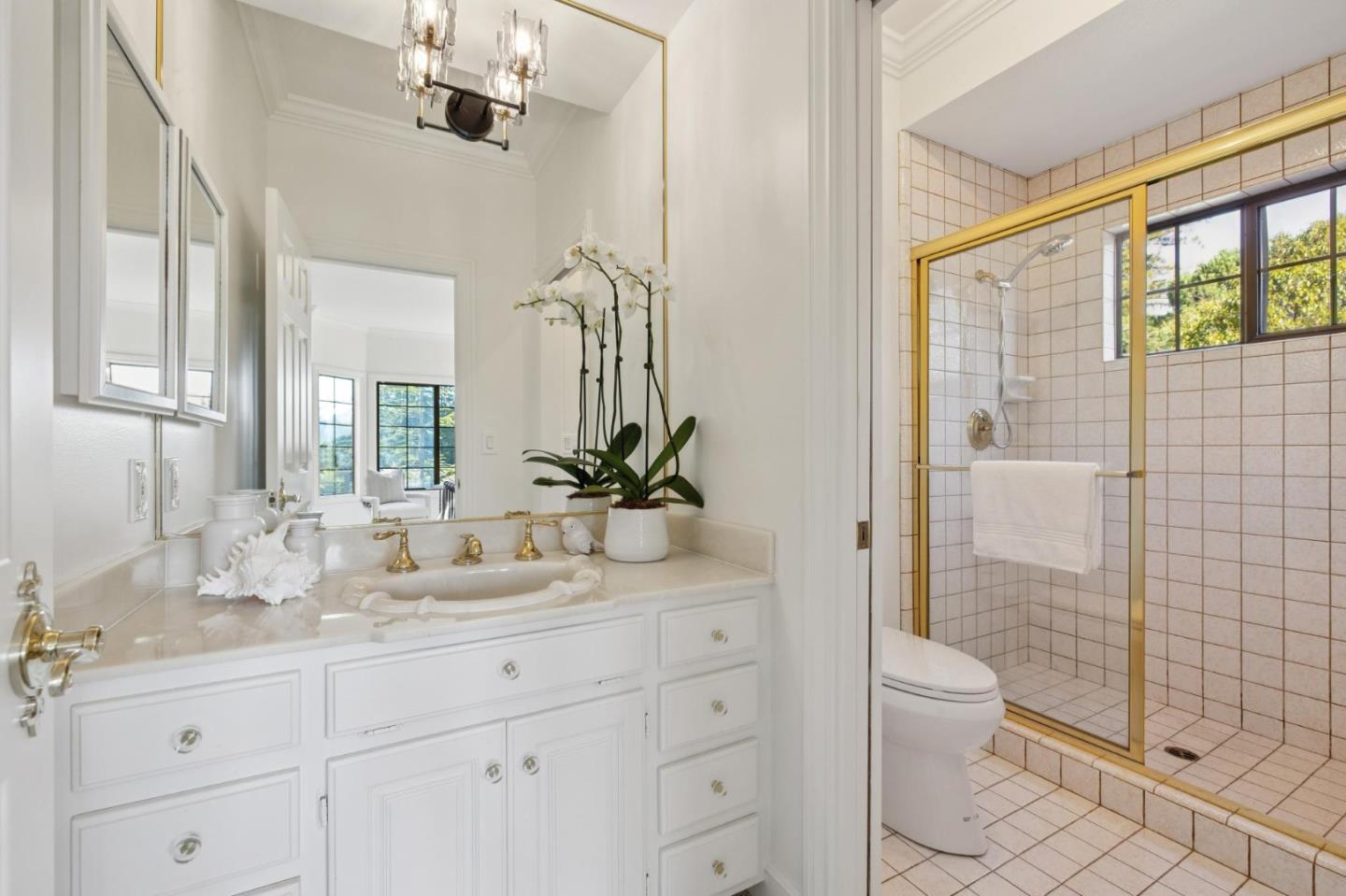 Detail Gallery Image 65 of 149 For 1080 Macadamia Dr, Hillsborough,  CA 94010 - 5 Beds | 5/1 Baths