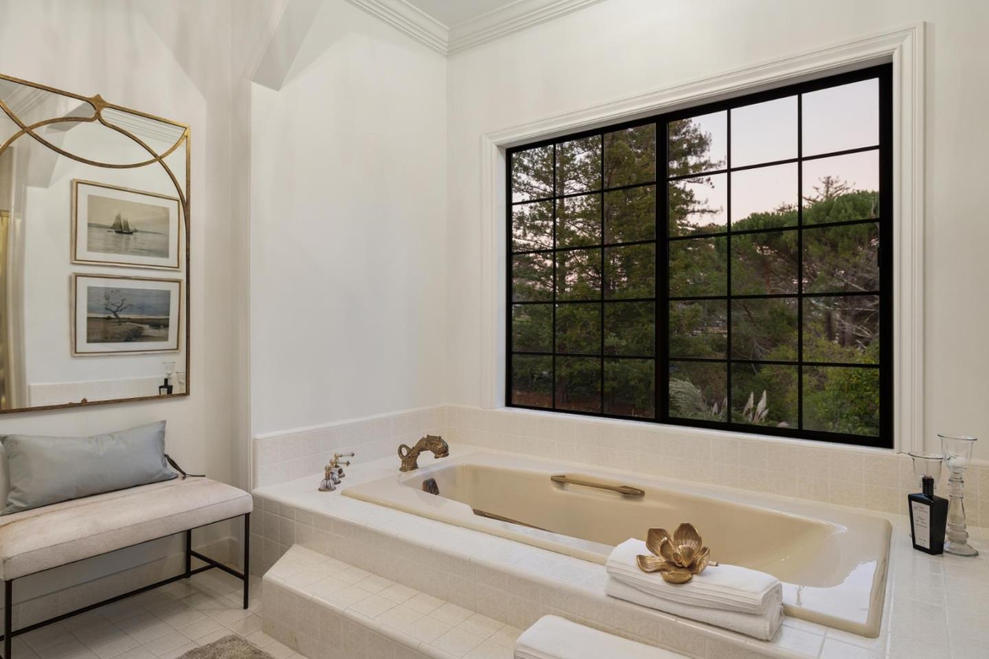 Detail Gallery Image 81 of 149 For 1080 Macadamia Dr, Hillsborough,  CA 94010 - 5 Beds | 5/1 Baths