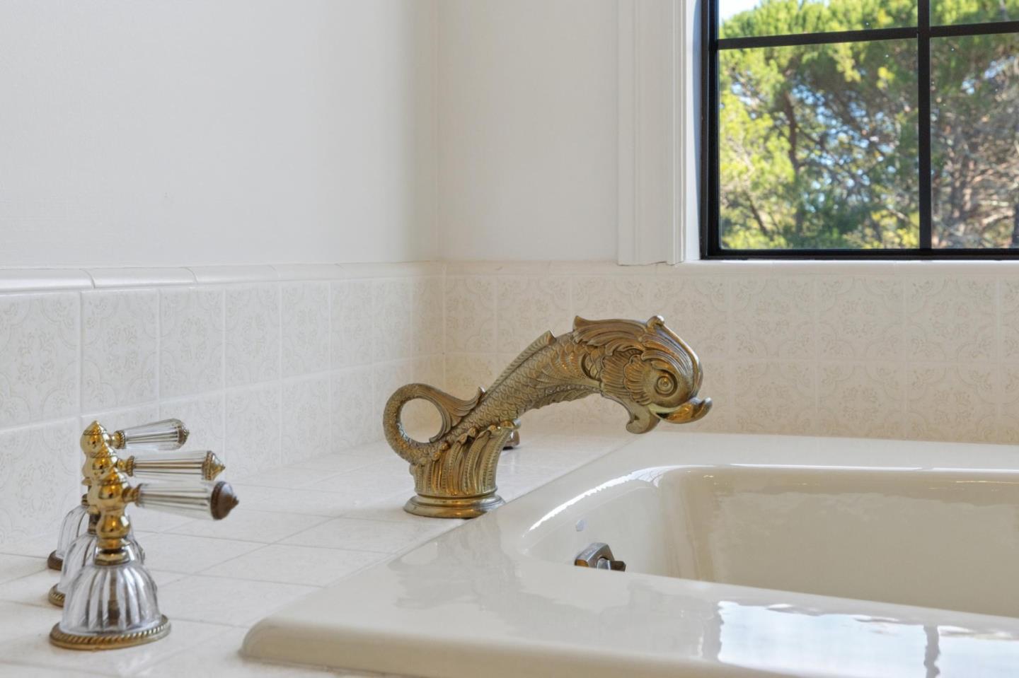 Detail Gallery Image 82 of 149 For 1080 Macadamia Dr, Hillsborough,  CA 94010 - 5 Beds | 5/1 Baths