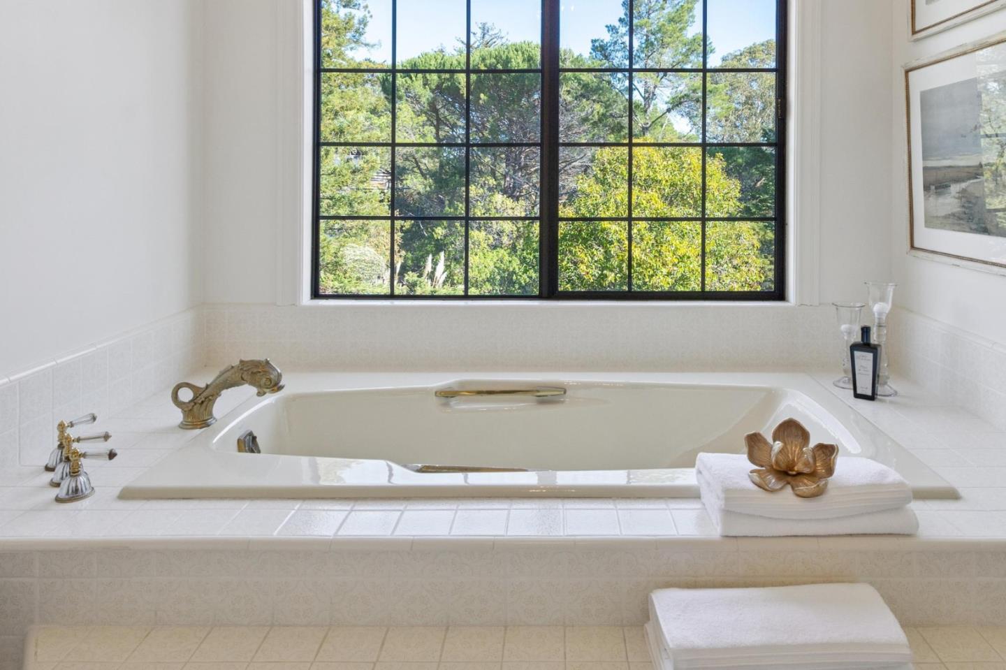 Detail Gallery Image 83 of 149 For 1080 Macadamia Dr, Hillsborough,  CA 94010 - 5 Beds | 5/1 Baths