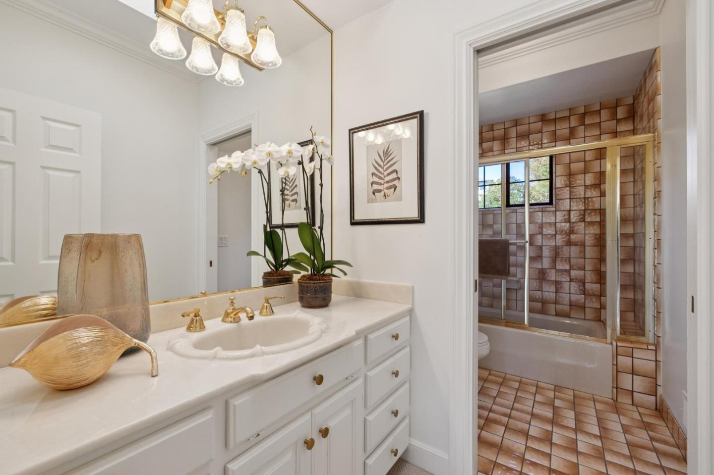 Detail Gallery Image 95 of 149 For 1080 Macadamia Dr, Hillsborough,  CA 94010 - 5 Beds | 5/1 Baths