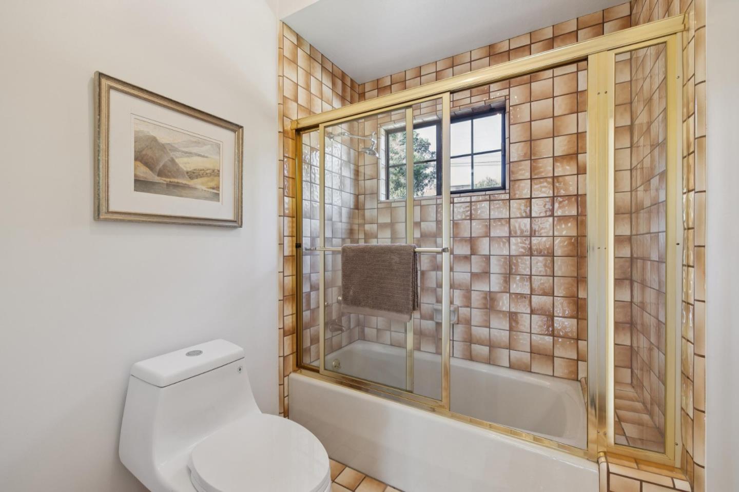 Detail Gallery Image 96 of 149 For 1080 Macadamia Dr, Hillsborough,  CA 94010 - 5 Beds | 5/1 Baths