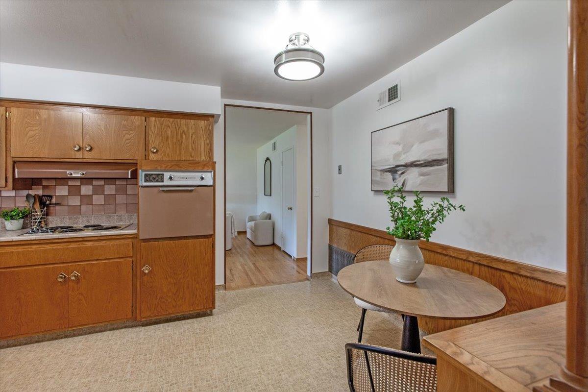 Detail Gallery Image 10 of 33 For 4273 Mckinnon Dr, San Jose,  CA 95130 - 3 Beds | 2 Baths