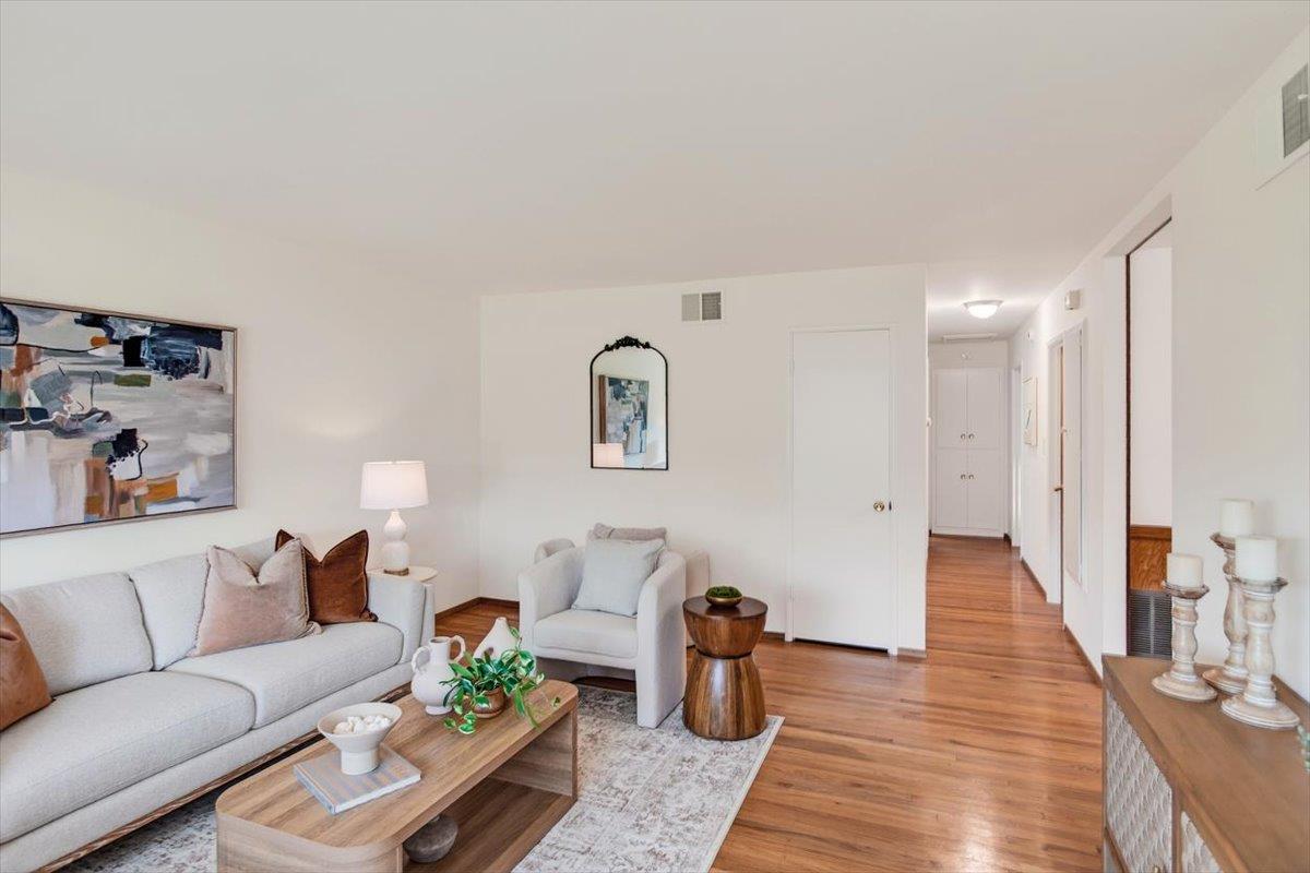 Detail Gallery Image 5 of 33 For 4273 Mckinnon Dr, San Jose,  CA 95130 - 3 Beds | 2 Baths