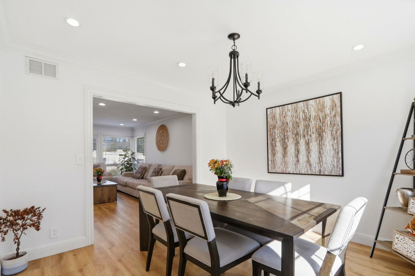 Detail Gallery Image 10 of 34 For 180 Venado Way, San Jose,  CA 95123 - 4 Beds | 2/1 Baths