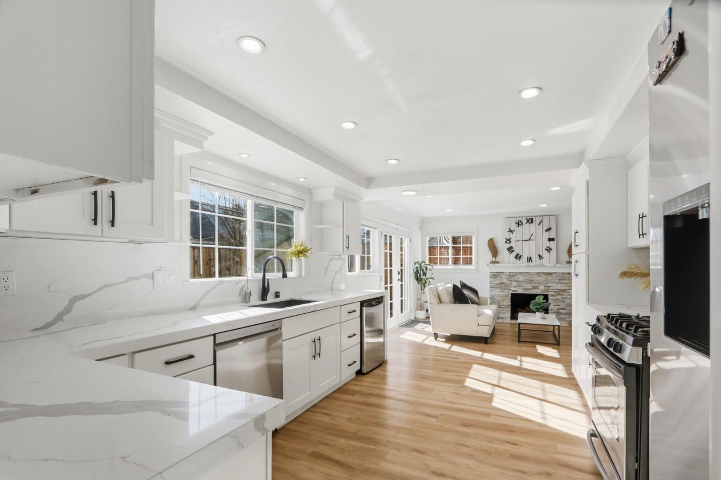 Detail Gallery Image 11 of 34 For 180 Venado Way, San Jose,  CA 95123 - 4 Beds | 2/1 Baths