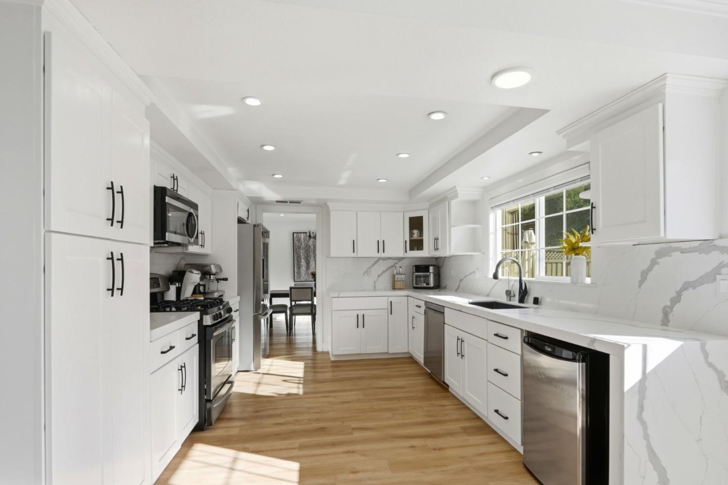 Detail Gallery Image 12 of 34 For 180 Venado Way, San Jose,  CA 95123 - 4 Beds | 2/1 Baths