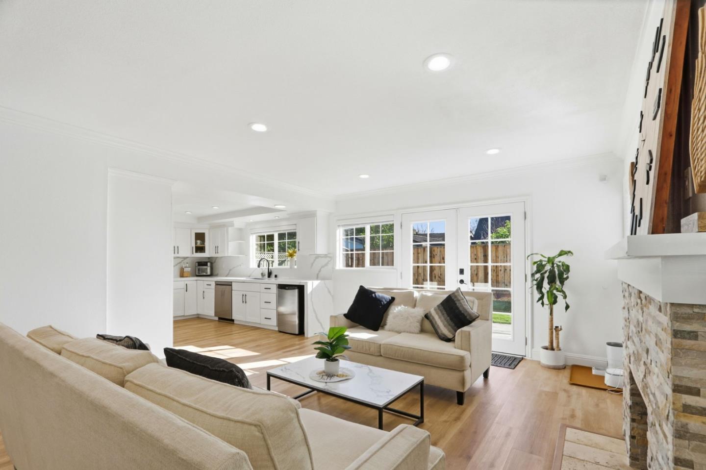 Detail Gallery Image 15 of 34 For 180 Venado Way, San Jose,  CA 95123 - 4 Beds | 2/1 Baths