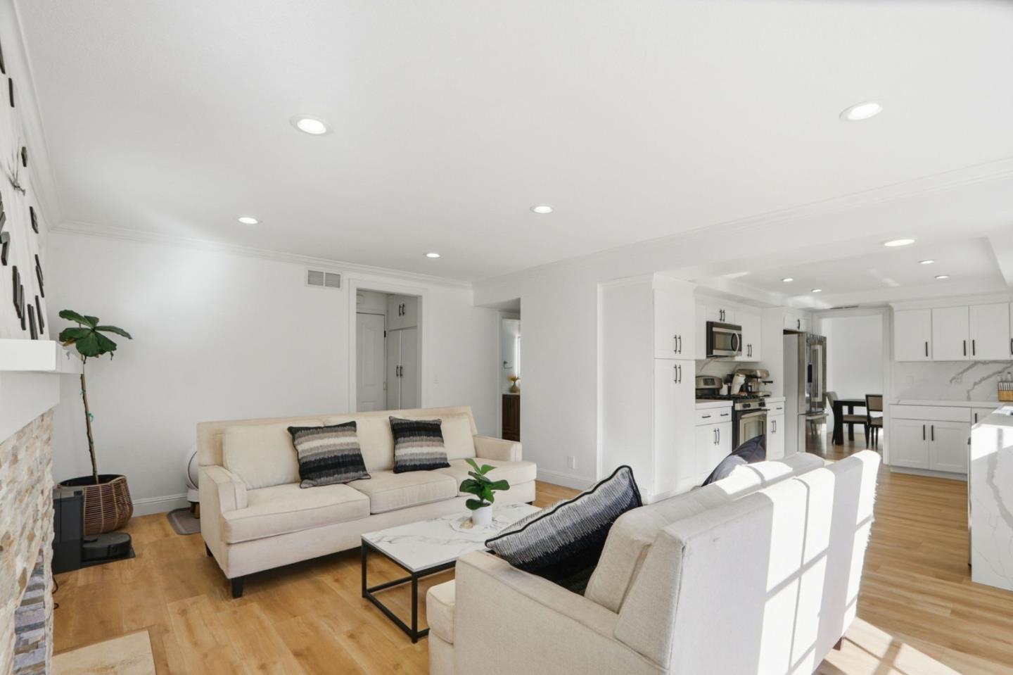 Detail Gallery Image 16 of 34 For 180 Venado Way, San Jose,  CA 95123 - 4 Beds | 2/1 Baths