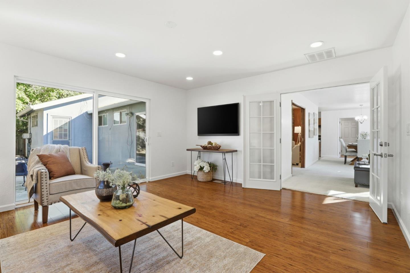 Detail Gallery Image 14 of 36 For 15581 Flintridge Dr, Los Gatos,  CA 95032 - 3 Beds | 2/1 Baths