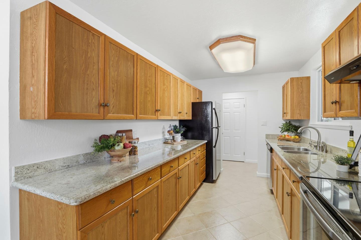 Detail Gallery Image 16 of 36 For 15581 Flintridge Dr, Los Gatos,  CA 95032 - 3 Beds | 2/1 Baths