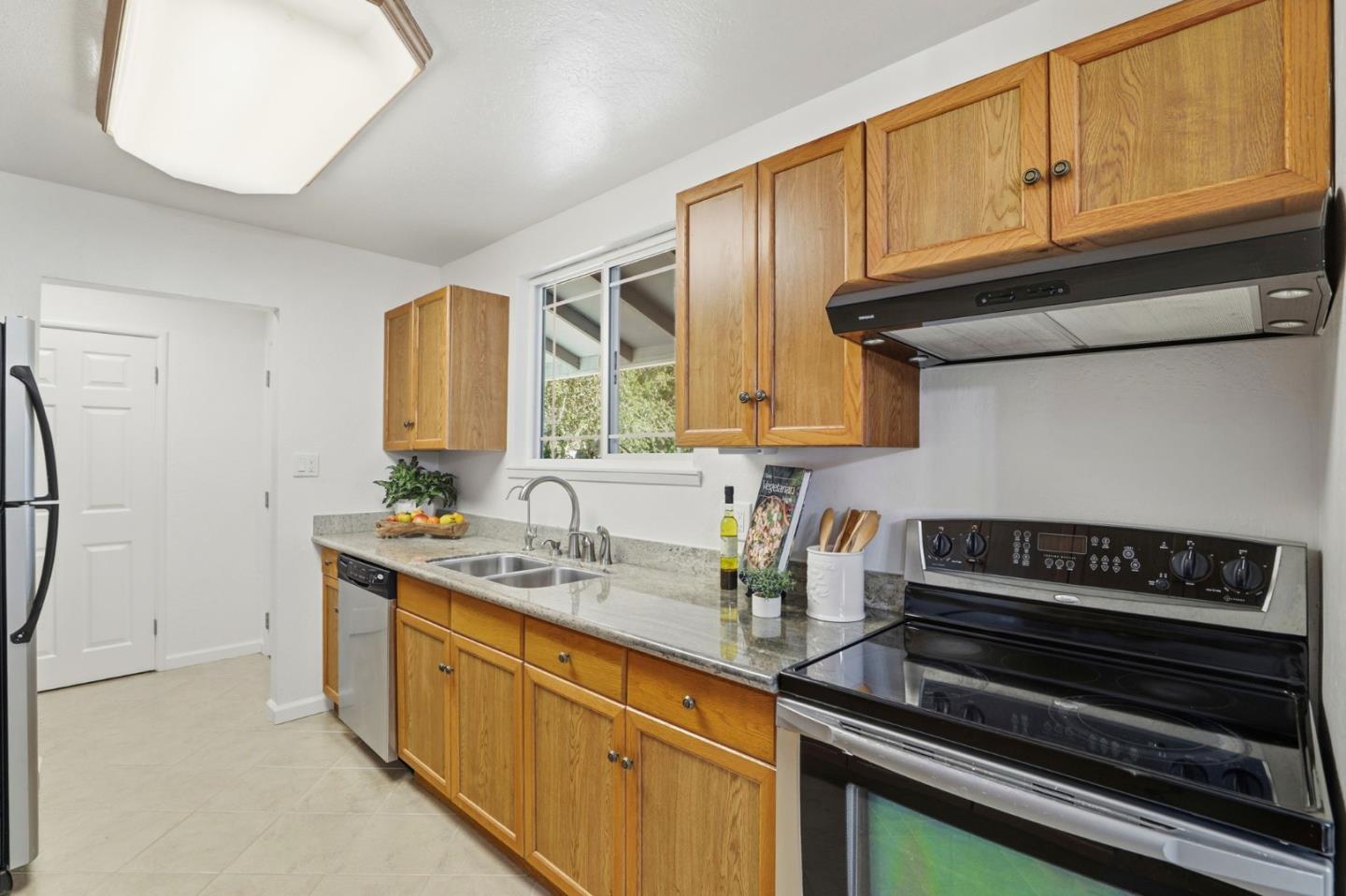 Detail Gallery Image 17 of 36 For 15581 Flintridge Dr, Los Gatos,  CA 95032 - 3 Beds | 2/1 Baths