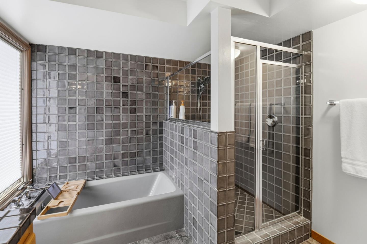 Detail Gallery Image 23 of 42 For 255 Allen Rd, Woodside,  CA 94062 - 4 Beds | 3 Baths