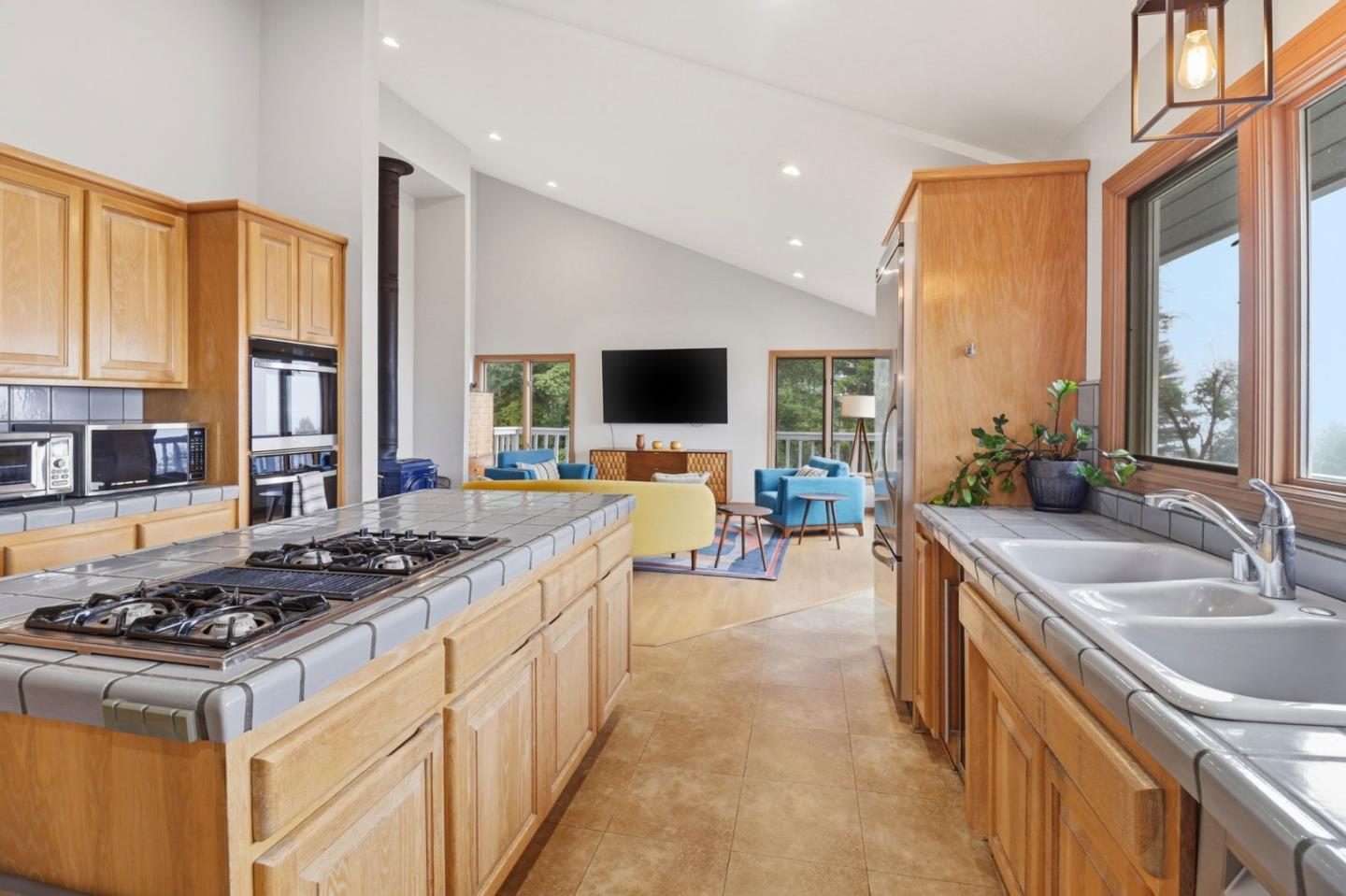 Detail Gallery Image 7 of 42 For 255 Allen Rd, Woodside,  CA 94062 - 4 Beds | 3 Baths