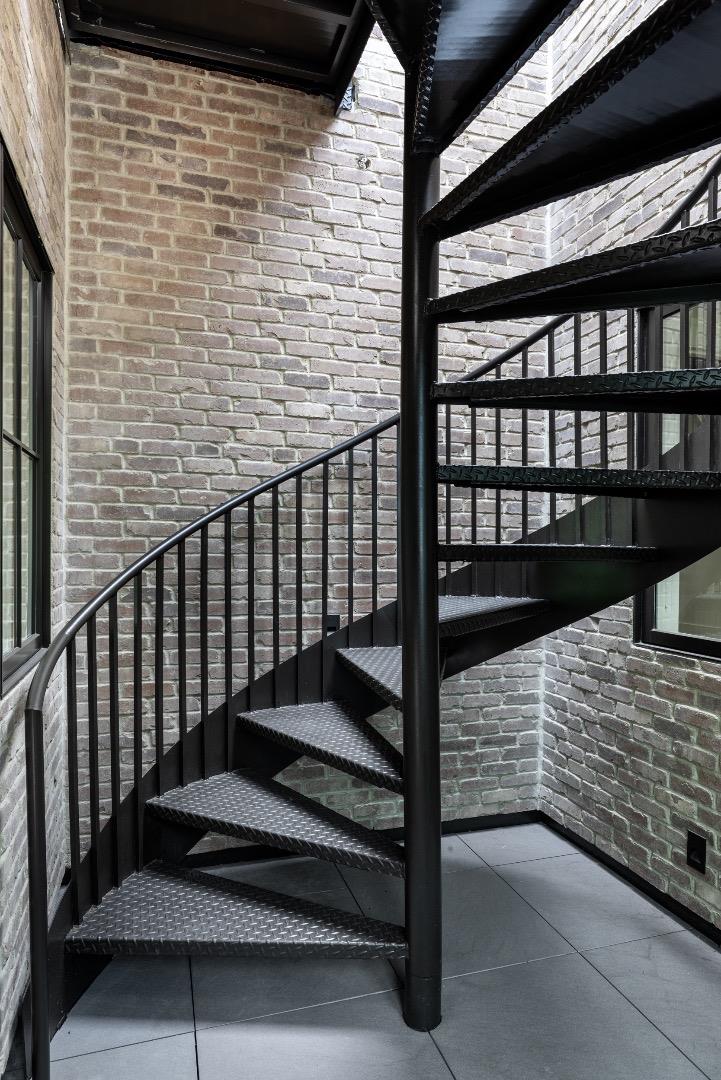 Detail Gallery Image 24 of 42 For 160 Waverley St, Palo Alto,  CA 94301 - 3 Beds | 3/2 Baths