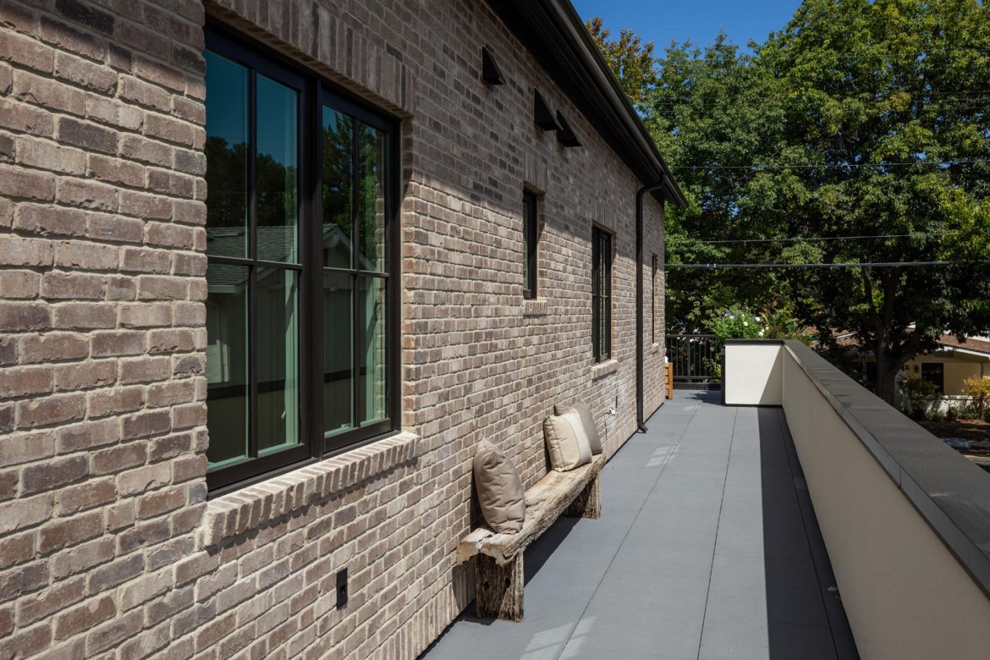 Detail Gallery Image 29 of 42 For 160 Waverley St, Palo Alto,  CA 94301 - 3 Beds | 3/2 Baths