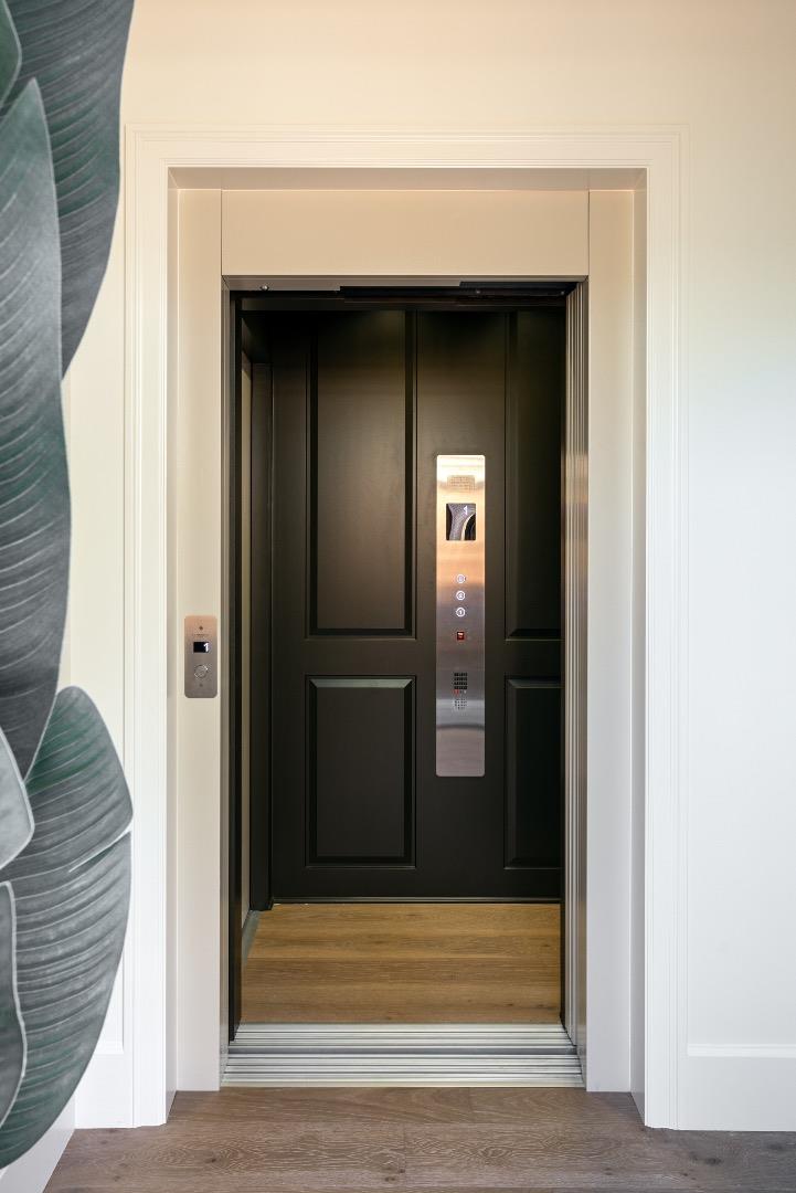 Detail Gallery Image 30 of 42 For 160 Waverley St, Palo Alto,  CA 94301 - 3 Beds | 3/2 Baths