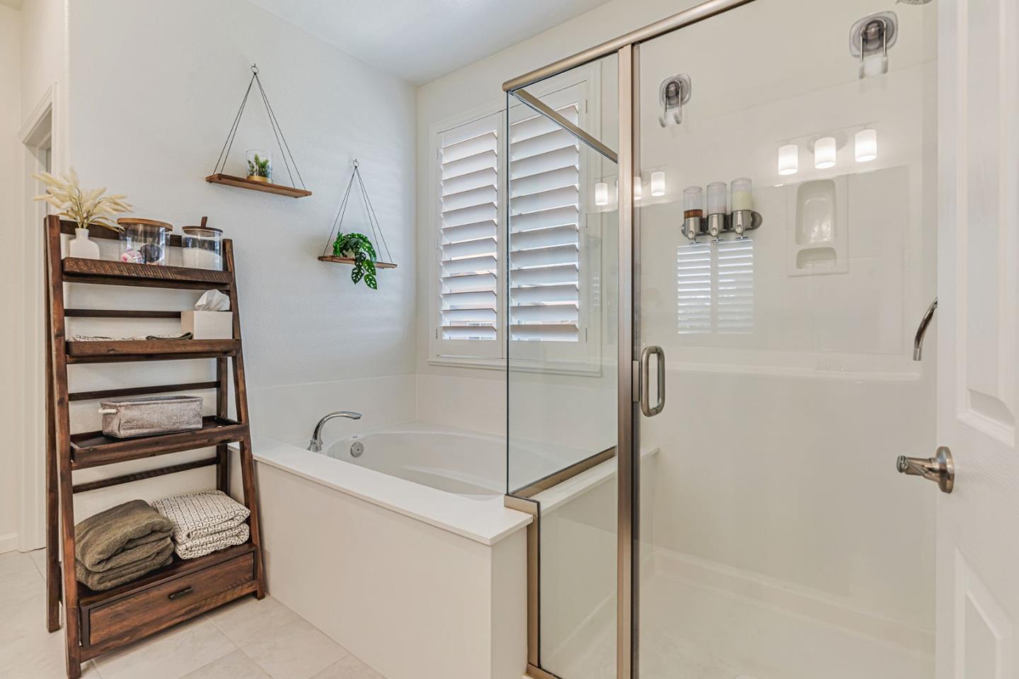 Detail Gallery Image 32 of 47 For 2041 Camden St, Hollister,  CA 95023 - 4 Beds | 3 Baths