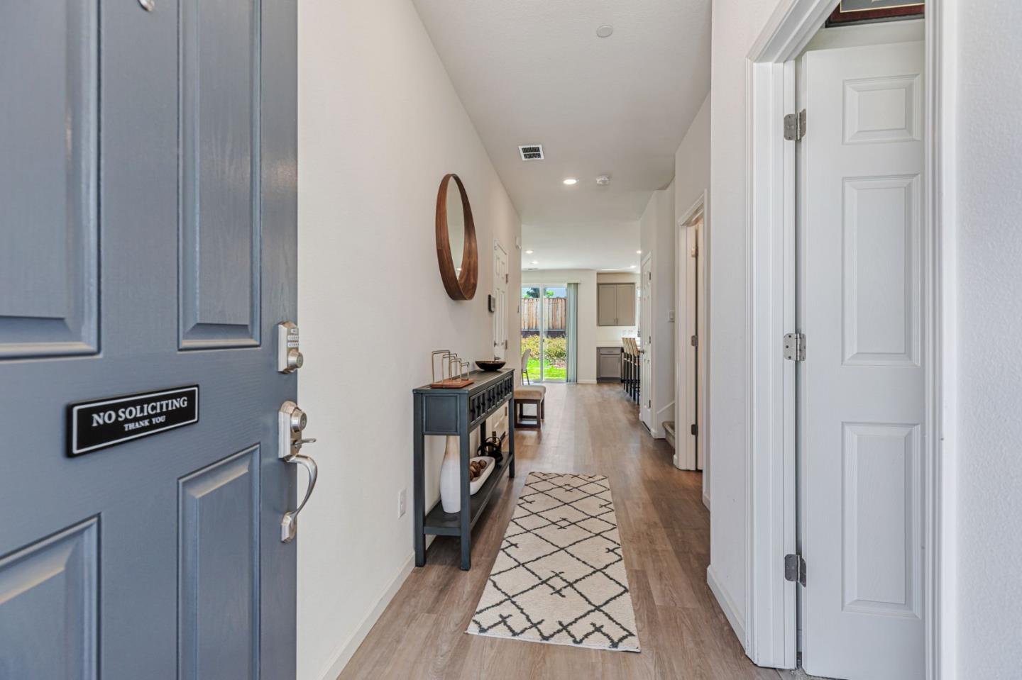 Detail Gallery Image 4 of 47 For 2041 Camden St, Hollister,  CA 95023 - 4 Beds | 3 Baths