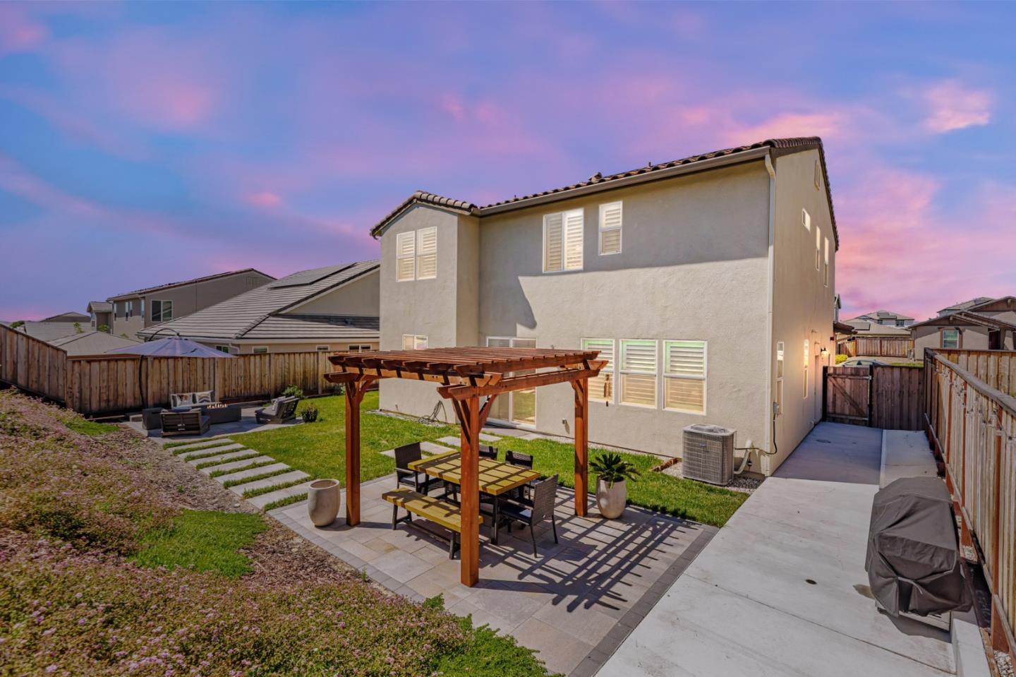 Detail Gallery Image 45 of 47 For 2041 Camden St, Hollister,  CA 95023 - 4 Beds | 3 Baths